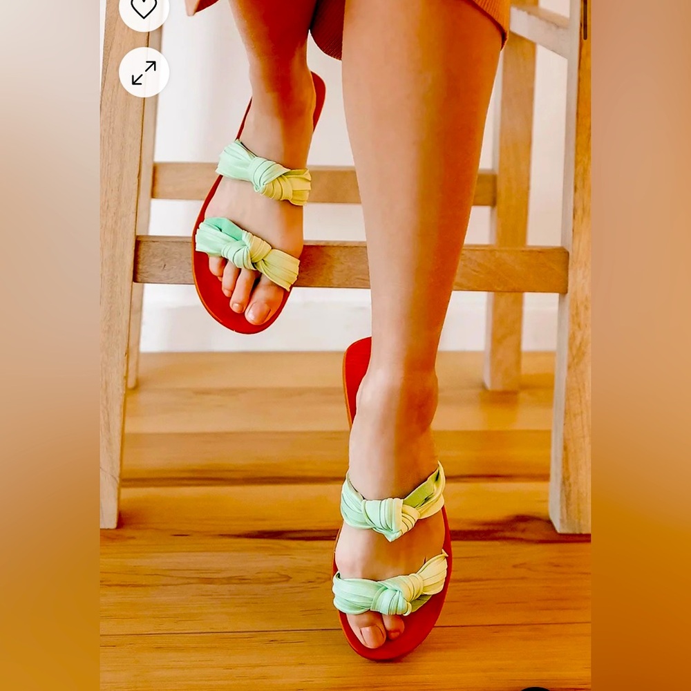 LULU’S flat sandals